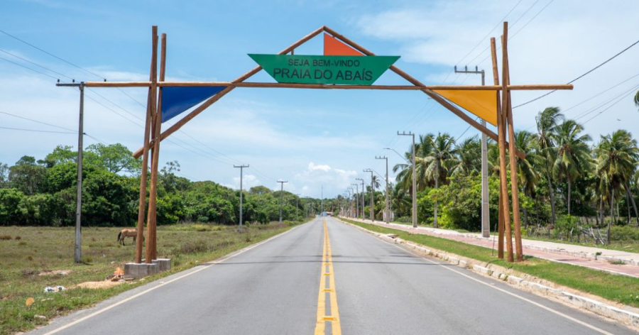 Vereador Elenilton Cardoso propõe construção de quadra poliesportiva na Praia do Abaís